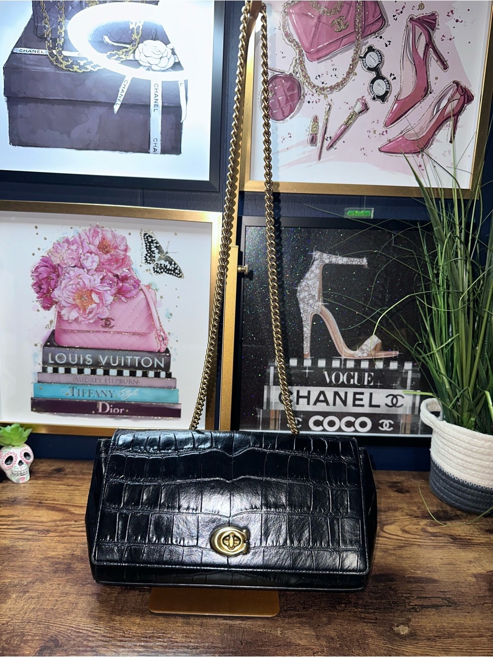 2018 Coach Alexa Turnlock Clutch Crossbody Black Croc Embossed Leather